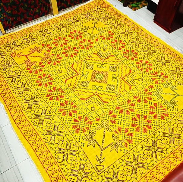 Nakshi katha shop design